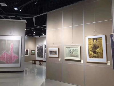 美術(shù)館活動(dòng)展板設(shè)計(jì)生產(chǎn)廠家 價(jià)格、廠家選擇與隔斷美術(shù)設(shè)計(jì)解析